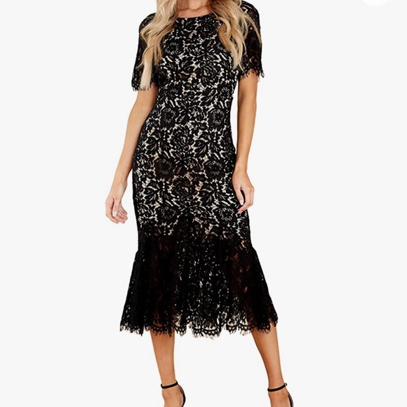 Dresses & Skirts - Floral lace midi dress